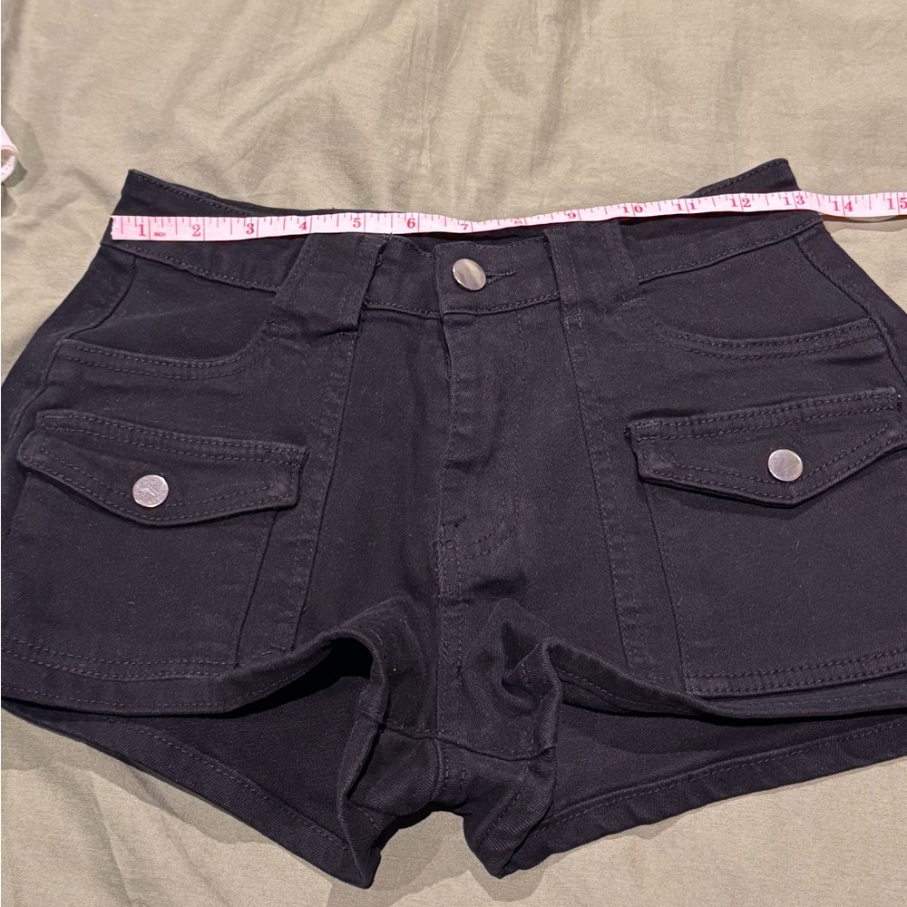 Stylish Black and White Women's Shorts - Picture 4 of 9